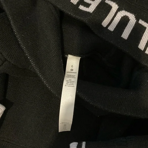 Lululemon Soothe Away Hoodie - Sz 6 - Picture 3 of 4